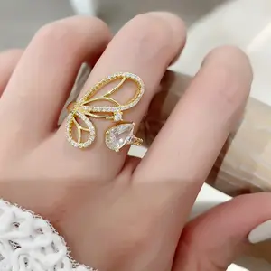 Bagues en cuivre et Zircon pour femmes, tendance, personnalité, ailes de papillon en trois dimensions, ouverture goutte d'eau, bagues pour femmes