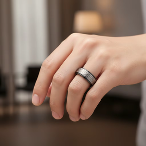 Anello Classico in Tungsteno Nero Martellato <span class=keywords><strong>Grigio</strong></span> 8mm per Uomo e Donna, Fede Nuziale per Fidanzamento e Anniversario, Gioiello alla Moda - Product Image 6