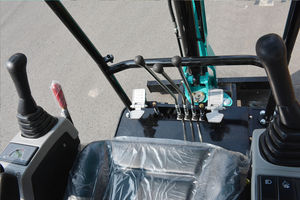 Certification CE EPA Mini pelle de 2 tonnes Rencontre Petite mini pelle sur chenilles pour la ferme et le jardin - Product Image 5