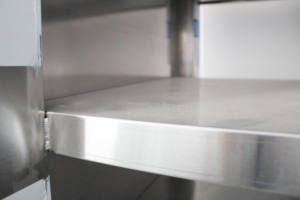 Mesa de Trabajo de Acero Inoxidable Resistente VICTORY KITCHEN con Estante de Tres Niveles Modelo VCT - Product Image 4