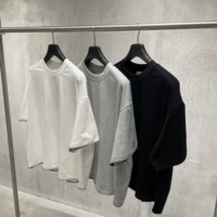 T-shirt surdimensionné pour homme en coton jersey simple 300 GSM, coupe carrée, épaules tombantes, ourlet brut, finition mate, personnalisable en gros