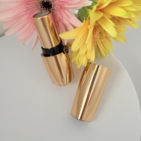 Tubes de rouge à lèvres de luxe à prix compétitif, nouveaux styles, contenants ronds vides et rechargeables avec logo personnalisé