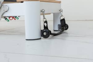 Venta Directa de Fábrica: Cama de Pilates de Aleación de Aluminio Blanca, Duradera y Ajustable para Gimnasio, Venta al Por Mayor - Product Image 3