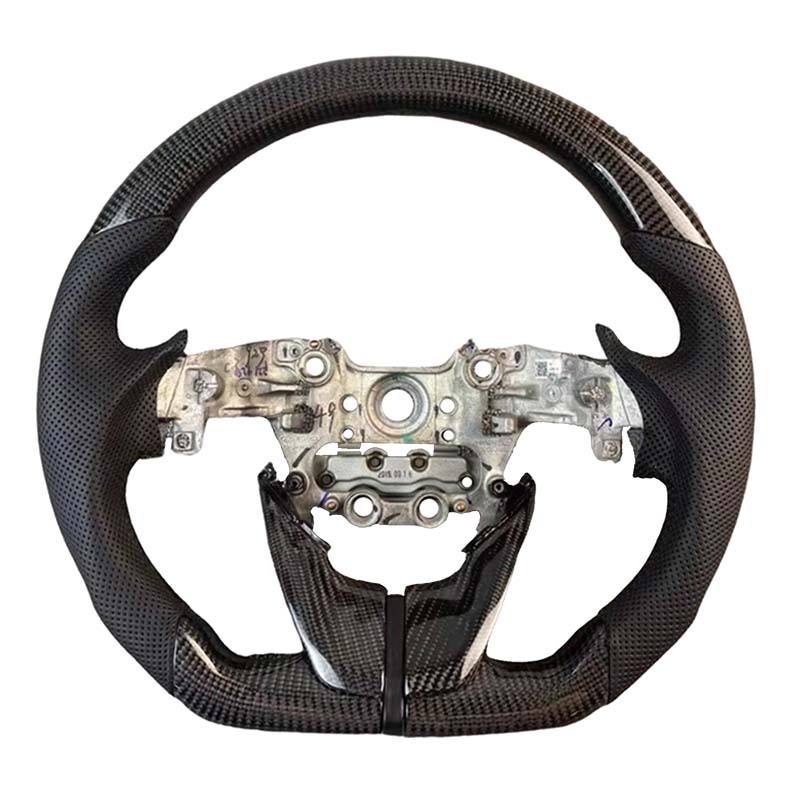 Cuir + fibre de carbone + coutures noires