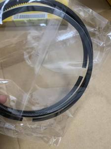 Anillo de Pistón con Excelente Sellado, Relación de Compresión y Potencia Estables, Compatible con Motores Komatsu 6D125 de Marcas Compatibles - Product Image 1