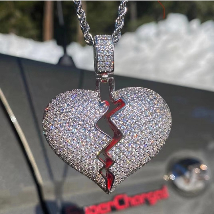 Pendentif coeur brisé