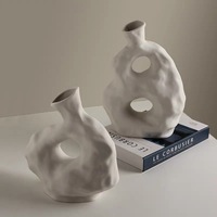 Vase décoratif minimaliste moderne pour la maison, vase à fleurs en céramique blanc unique et bon marché pour la décoration
