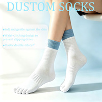 Chaussettes de Pilates antidérapantes pour femmes, résistantes aux odeurs, longues, à orteils séparés, chaussettes de sport personnalisées pour le printemps, l'automne et l'hiver