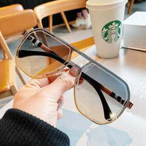 Lunettes de soleil irrégulières Qianai pour femmes, UV400, monture large, style aviateur, monture rose, verres gris orange - Product Image 5