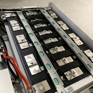 15KWh 5KWh 20KWh กริดและกริดไฮบริดที่เข้ากันได้กับ6000รอบการจัดเก็บพลังงานในบ้าน48โวลต์200A BMS ซ้อนกันได้ - Product Image 4