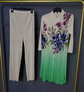 เสื้อผ้าผู้หญิงสองชิ้นพิมพ์ลายดอกไม้ไล่ระดับสีสำหรับฤดูใบไม้ร่วง - Product Image 1