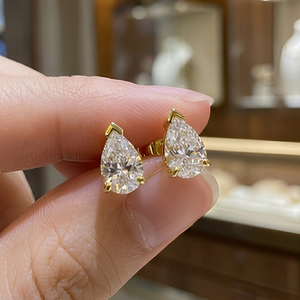 <span class=keywords><strong>Orecchini</strong></span> a Perno Personalizzati con Diamanti Sintetici Taglio a Pera per Uomo, in Oro 18K, Certificati IGI, Diamanti CVD Creati in Laboratorio, Gioielli in Stock per Donna - Product Image 1