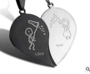 Collane per Coppie con Ciondoli Gatto Bianco e Nero, Design Creativo Sportivo con Abbraccio, Ideale per San Valentino e Qixi - Product Image 3