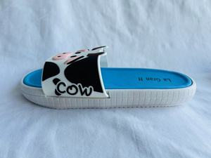 Ciabatte da donna La Gran H con stampa mucca, blu, estive, da esterno, antiscivolo, con suola in EVA - Product Image 6