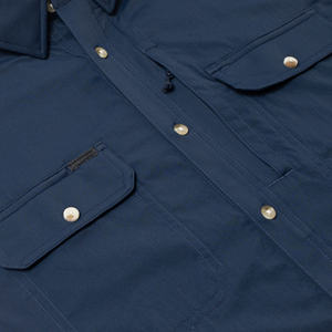 Camisa de pesca con botones, diseño personalizado, estampado integral con diseño de peces, manga corta, capucha perforada, ropa de pesca de alto rendimiento. - Product Image 2