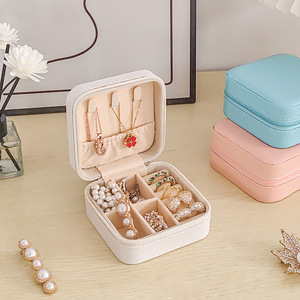 Bolsa de Almacenamiento de Joyas Portátil DOER XLM-623, Diseño Rectangular, en Cuero PU, para Viaje, Elegante, para Anillos y Collares - Product Image 1