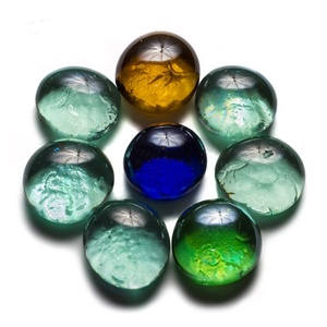 Perles de verre plates colorées utilisées pour les panneaux réfléchissants, les bandes isolantes et les matériaux de remplissage pour les vêtements réfléchissants. - Product Image 1