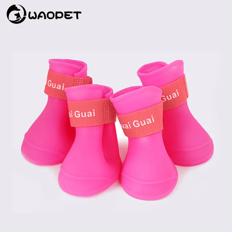 Confortável impermeável PVC Pet chuva botas ao ar livre luz antiderrapante Candy PVC Pet Shoes para cão