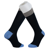 Chaussettes habillées respirantes à petits points pour femmes Chaussettes d'affaires au genou pour printemps automne Utilisation quotidienne avec logo sur la manchette du corps
