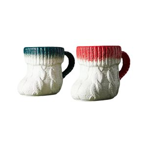 Tazza a forma di calzino natalizia in ceramica in stile festivo con struttura a maglia e colore sfumato-ideale per la casa, il caffè e il regalo - Product Image 1