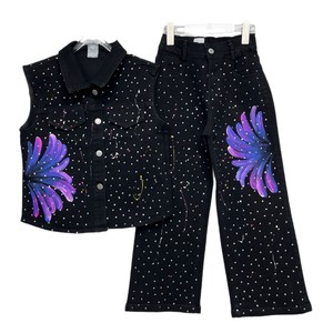 Conjunto Vaquero Juvenil GX-2026: Conjunto <span class=keywords><strong>de</strong></span> <span class=keywords><strong>Mezclilla</strong></span> <span class=keywords><strong>con</strong></span> Flores para Niñas - <span class=keywords><strong>Blusa</strong></span> <span class=keywords><strong>Negra</strong></span> <span class=keywords><strong>con</strong></span> Cuentas y Estampado Salpicado, Pantalones Anchos y <span class=keywords><strong>Falda</strong></span> - Product Image 5