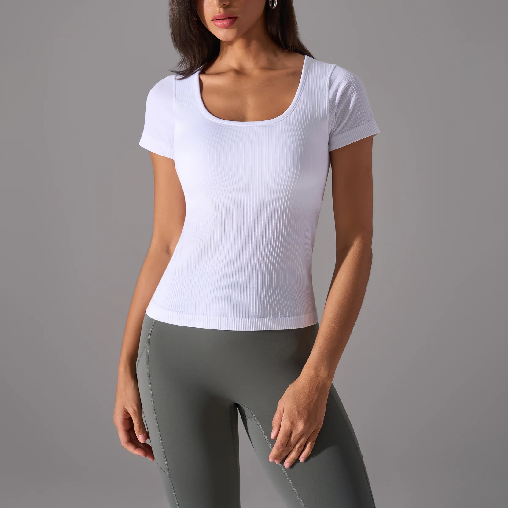 Wholesale Women's Scoop Neck Short Sleeve Padded Yoga Top Slim Fit Athletic T-Shirts Casual Basic Top Solid Gym T Shirt