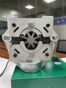 Máquina Prensa Hidráulica Eléctrica para Tuberías y Mangueras en Talleres de Fabricación - Product Image 3