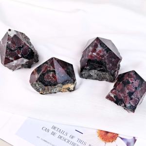 Kristal <span class=keywords><strong>Garnet</strong></span> Mentah Berkualitas Tinggi Alami Terbaru untuk Dekorasi Rumah - Product Image 1