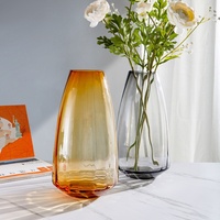 Vase en verre cristal de luxe moderne et simple Ornement de table incurvé côtelé créatif Fleurs accessibles hydroponiques Accessoire décoratif