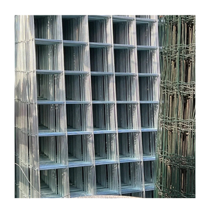 Malla de Alambre de Hierro para Cercas de Calibre 16 y 10, 2x2, 4x4, 6x6, Recubierta de PVC Verde, Galvanizada, Soldada, en Rollo - Product Image 1