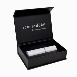 Logo personalizzato riciclabile nero opaco per la cura della pelle profumo cartone regalo scatola magnetica con inserto in schiuma - Product Image 1