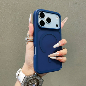 เคสแม่เหล็ก iPhone 18 Pro แบบมีตัวป้องกันกล้อง สัมผัสนุ่มเหมือนผิวหนัง สีฟ้า สำหรับ iPhone 18 Pro - Product Image 3