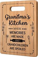 Planche à découper gravée pour grand-mère, cadeau d'anniversaire unique avec des citations chaleureuses, accessoire de cuisine personnalisé