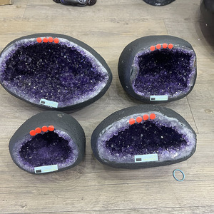 Toptan doğal yüksek kalite Uruguay kristal şifa taşı ametist küme para çantası ametist katedral Geode - Product Image 1