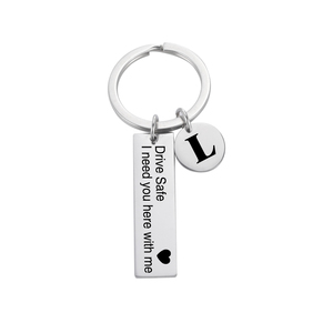 LLavero de acero inoxidable con grabado del abecedario personalizado <span class=keywords><strong>para</strong></span> parejas, llavero con 26 letras, regalo <span class=keywords><strong>para</strong></span> novio y novio - Product Image 5