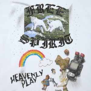 เสื้อยืดคอตตอนแท้ 230 กรัม รุ่นคัสตอม สีขาว ลายกราฟฟิตีประดับเพชร ทรงบ็อกซี่ ไหล่ตก สไตล์สตรีทแวร์ รับผลิตแบบ OEM - Product Image 4