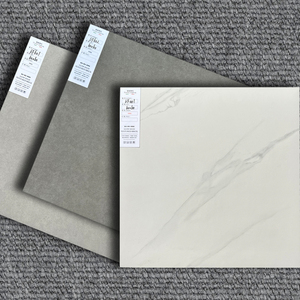 Carreaux italiens pour sol Carreaux de haute qualité Carreaux adhésifs pour sol et mur Blanc, gris clair mat - Product Image 1