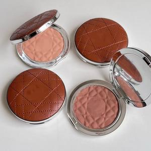 Poudre Compacte Contrôle Sébum Digu Bronze 9g Ao02 Fini Clair-Naturel Doux-Naturel Chaleureux pour Tous Types de Peaux - Product Image 4