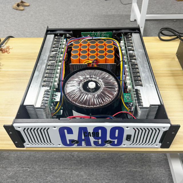 KFKD CA Series 3U Dual-channel 1800W Professional Power Amplifier Is Suitable for DJ Stages and Outdoor Parties.