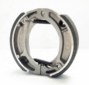 Venta al por mayor 70cc Zapata de freno Piezas del sistema de corte de freno de motocicleta JH70 TMX125 XR XL TLR BXR NS NX CG <span class=keywords><strong>CB</strong></span> Zapatas de freno - Product Image 2