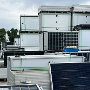 El mejor <span class=keywords><strong>panel</strong></span> <span class=keywords><strong>solar</strong></span> usado de China 250/300/550W Paneles solares usados Sistema de <span class=keywords><strong>panel</strong></span> <span class=keywords><strong>solar</strong></span> restaurado barato para uso industrial - Product Image 1