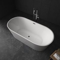 Baignoire autoportante de luxe en acrylique moderne à immersion profonde avec surface facile à nettoyer et drain de trop-plein pour salles de bain de villas et d'hôtels
