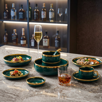 Vaisselle en porcelaine simple à bord doré de style européen pour 2 à 8 personnes, compatible lave-vaisselle et micro-ondes, sans plomb ni chrome, qualité alimentaire, pour hôtels et cadeaux