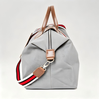 Sac de sport en toile géométrique tendance, sac de voyage de loisirs OEM personnalisé, sac de week-end imperméable, léger pour les voyages en plein air