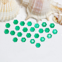 Vente en gros de pierres naturelles hexagonales à base plate rouge 4x4mm (Garnet, Agate Mousse, Améthyste) pour la création de bijoux DIY, poids 0.25g