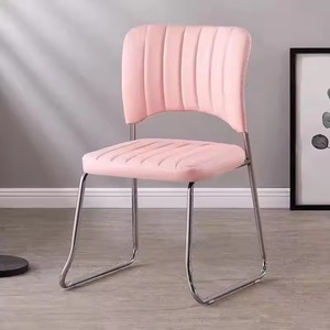Fauteuil de bureau exécutif contemporain en similicuir noir de luxe, réglable électriquement, pivotant, coulissant, ergonomique et confortable - Product Image 2