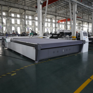 Máquina de corte para sombrillas, persianas cebra, alfombras, textiles, calzado, cuero y bolsos - Product Image 2