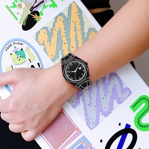 High Quality Fashion Creative Sketch Quartz <b>Watch</b> Polycarbonate <b>Case</b> Men's Quartz Date <b>Watch</b> Hot Selling Anime Style - Product Image 3