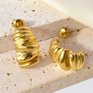 Pendientes de Acero Inoxidable Antideslustre, Chapados en Oro, Modernos y Unisex - Product Image 3
