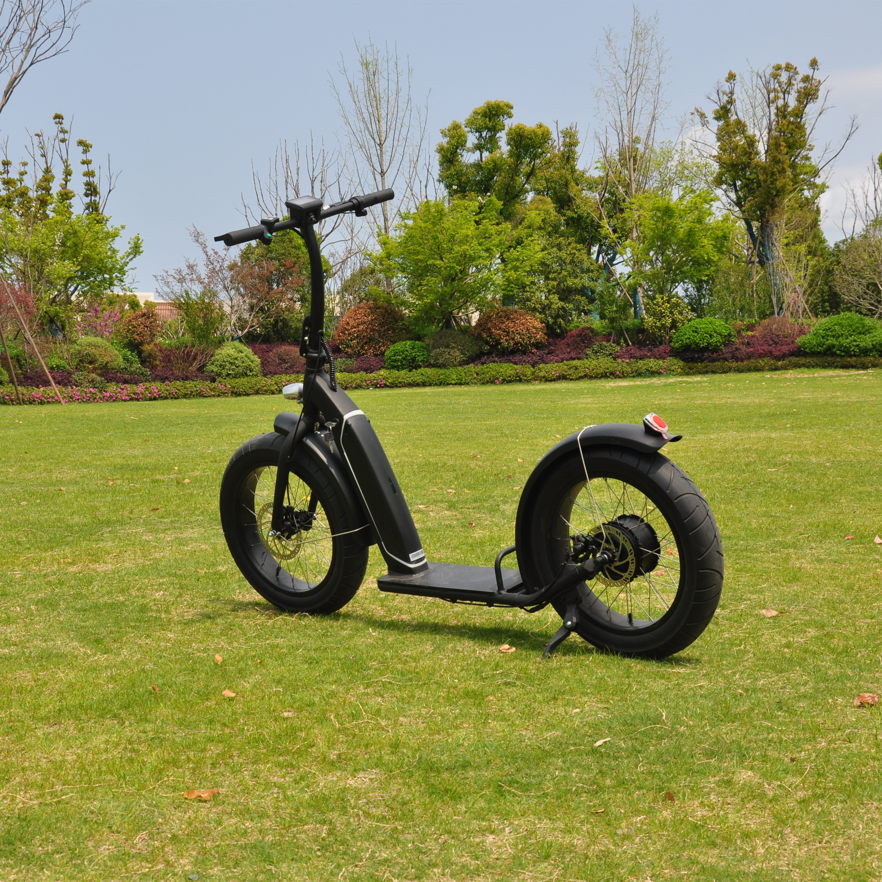 Integrado de alta capacidad de la batería amplia rueda plegable patada Scooter Eléctrico para adultos